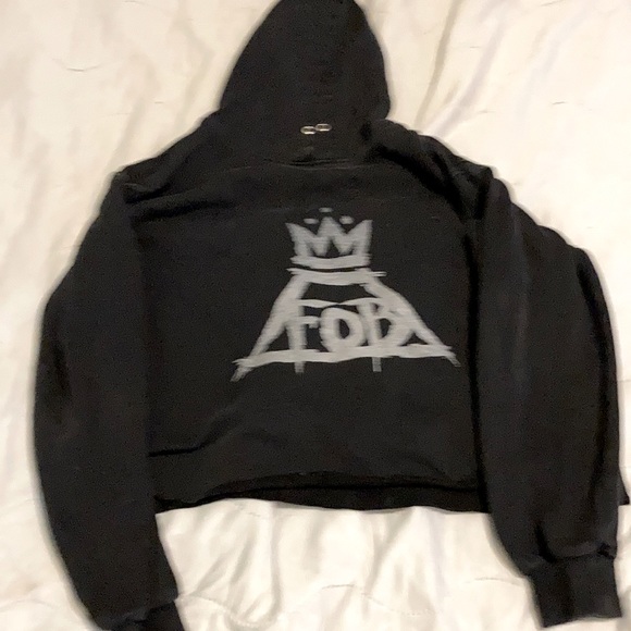 Black cropped hoodie - Picture 1 of 3
